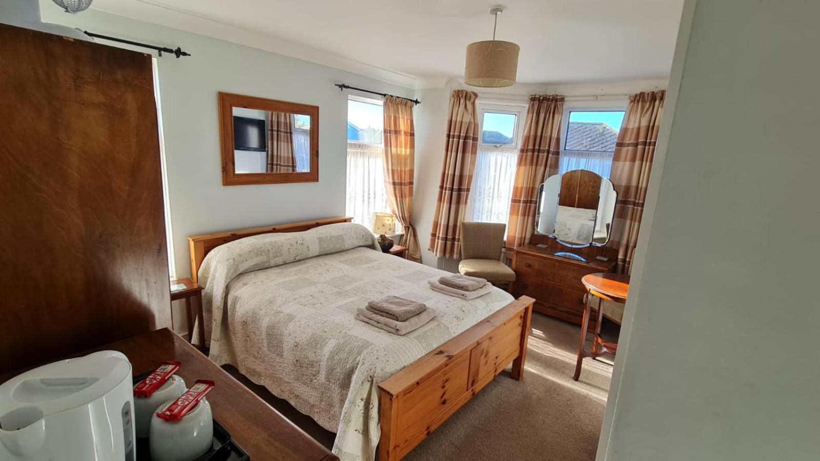 Avon Manor Guest House Lee-on-the-Solent Exterior foto